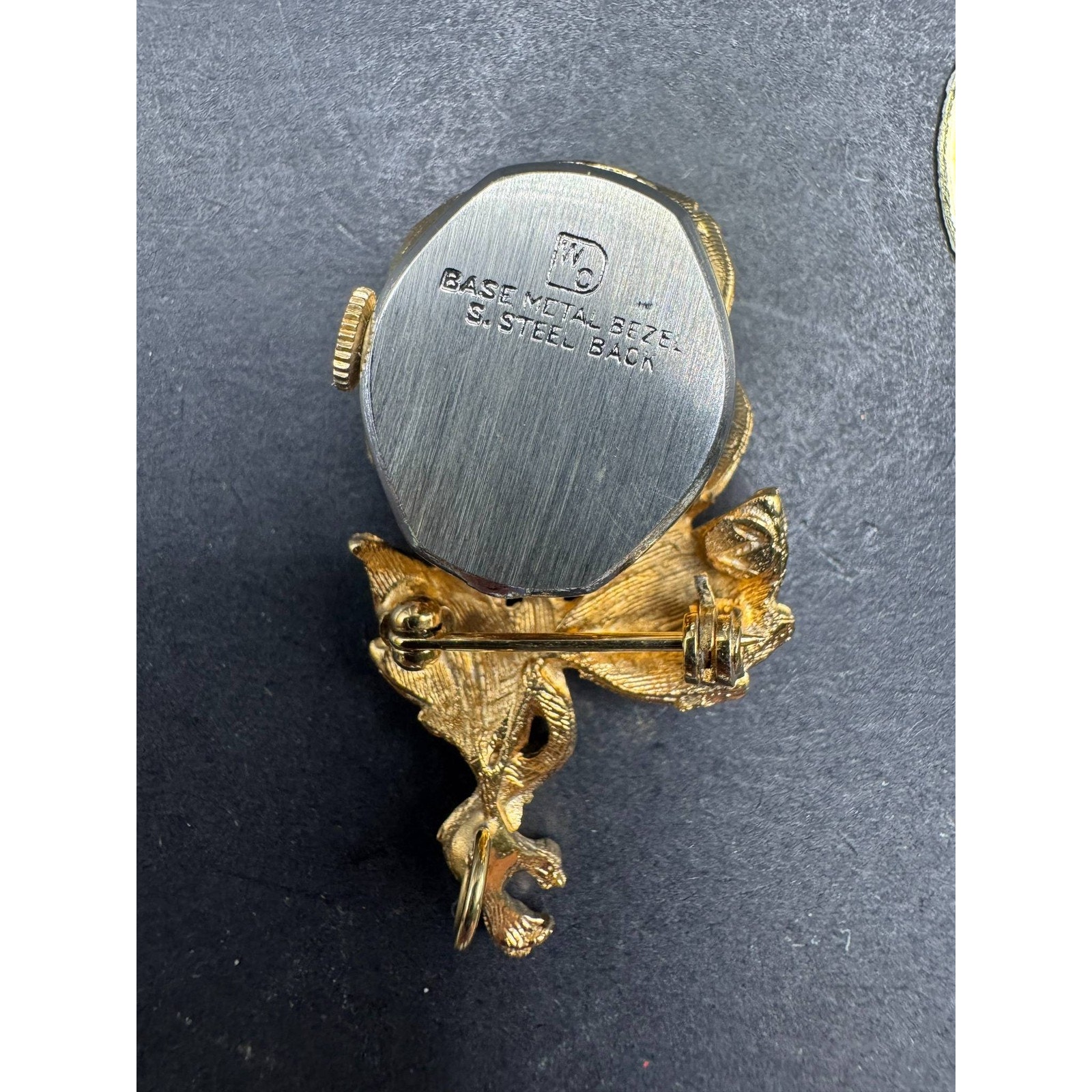 Vintage Hampden 17 Jewels Gold Tone Flower Lapel Watch Pendant Pin Brooch — image 6 of 8